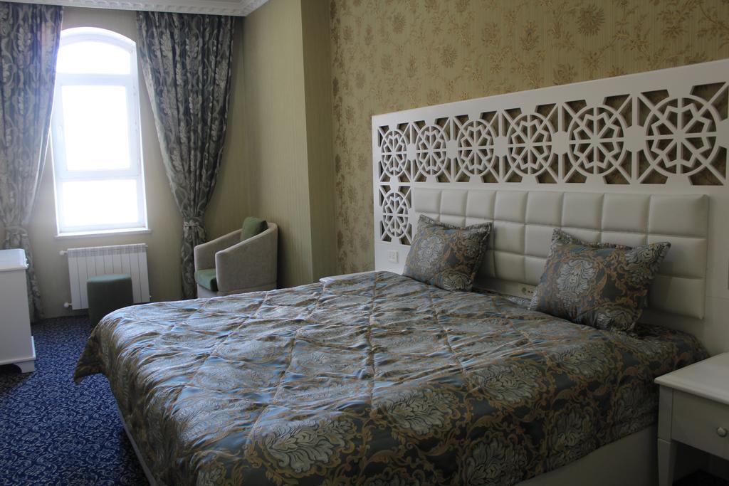 Отель Premier Old Gates 4*