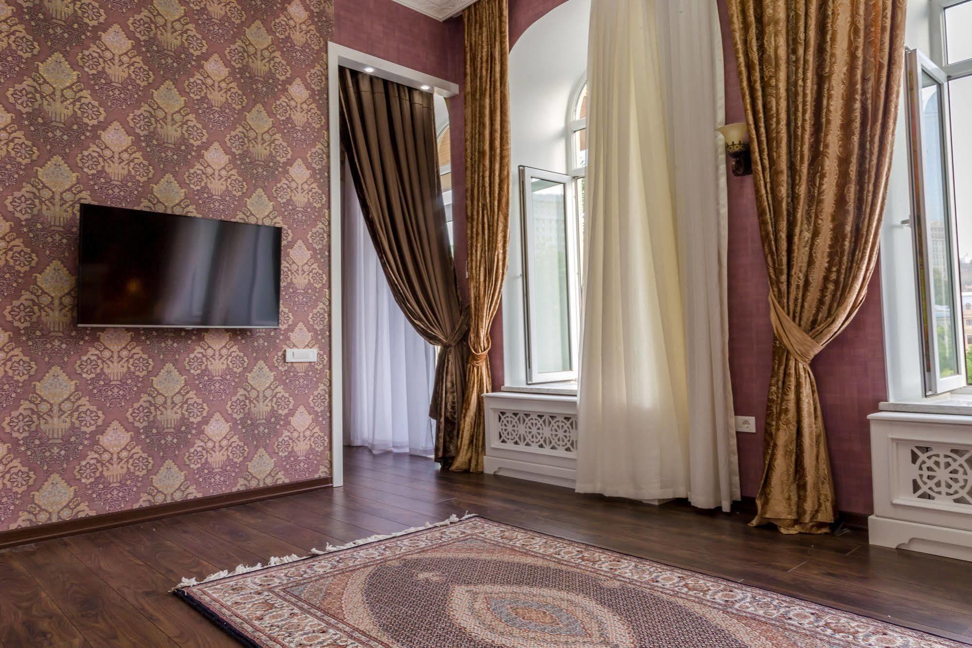 Premier Old Gates Отель 4*